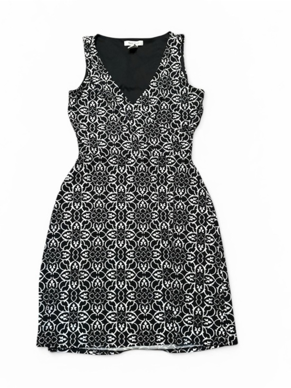 White House black market black white floral sleeveless dress
